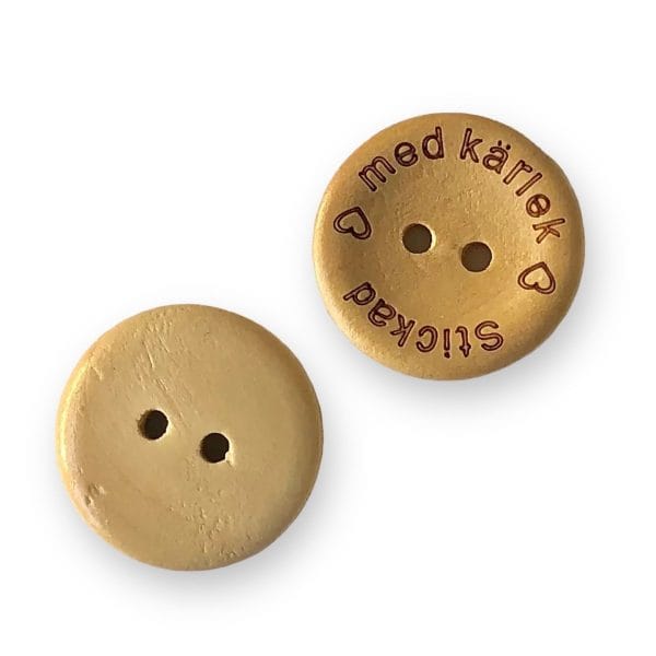 KNAPP STICKAD MED KÄRLEK Ljus trä 20 mm