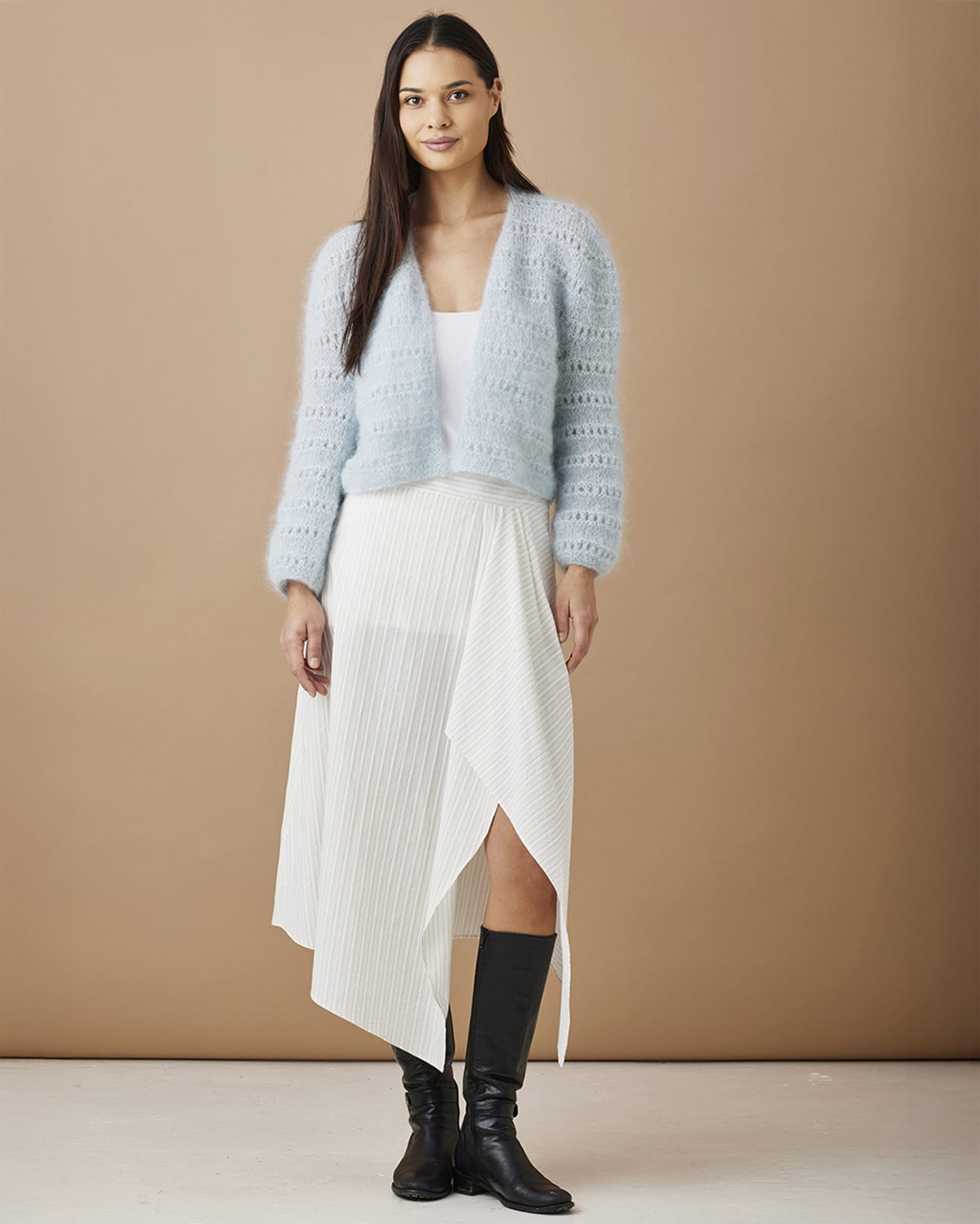 KORT CARDIGAN MED HÅLVARV 893006